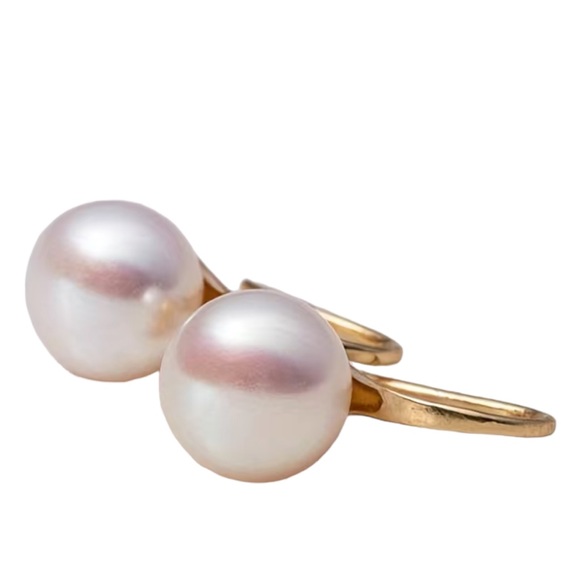 Minimalist Simple Style Gold and Pearl Drop Earrings - Picture 5 of 6